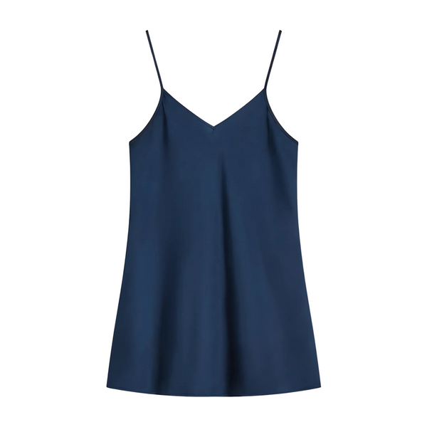 Pijama feminino leve, ideal para conforto e qualidade no descanso, com design moderno e toque suave.